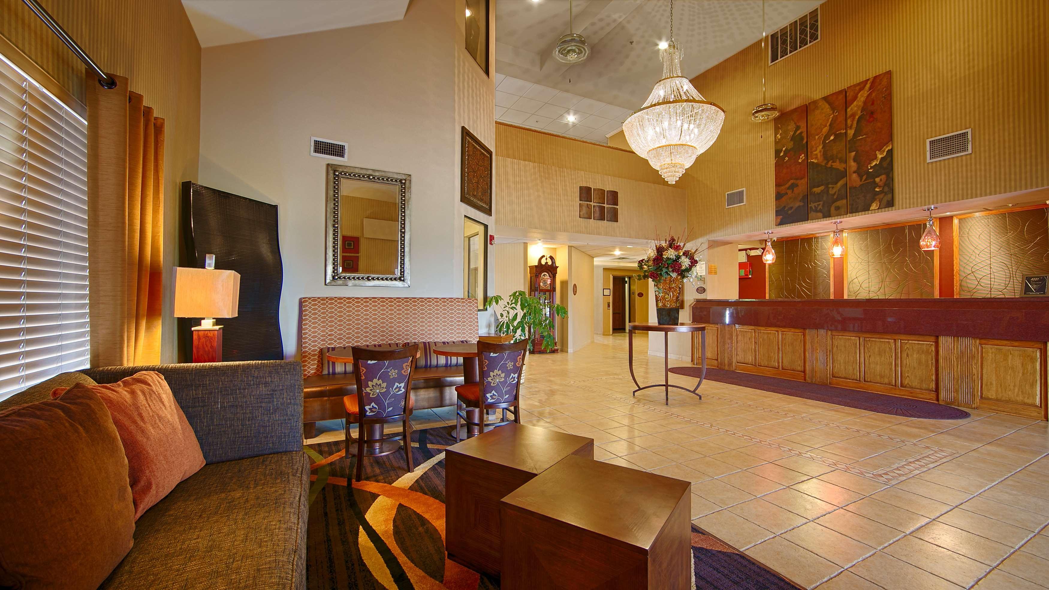 Best Western Plus Tulsa Woodland Hills Hotel And Suites Exterior photo