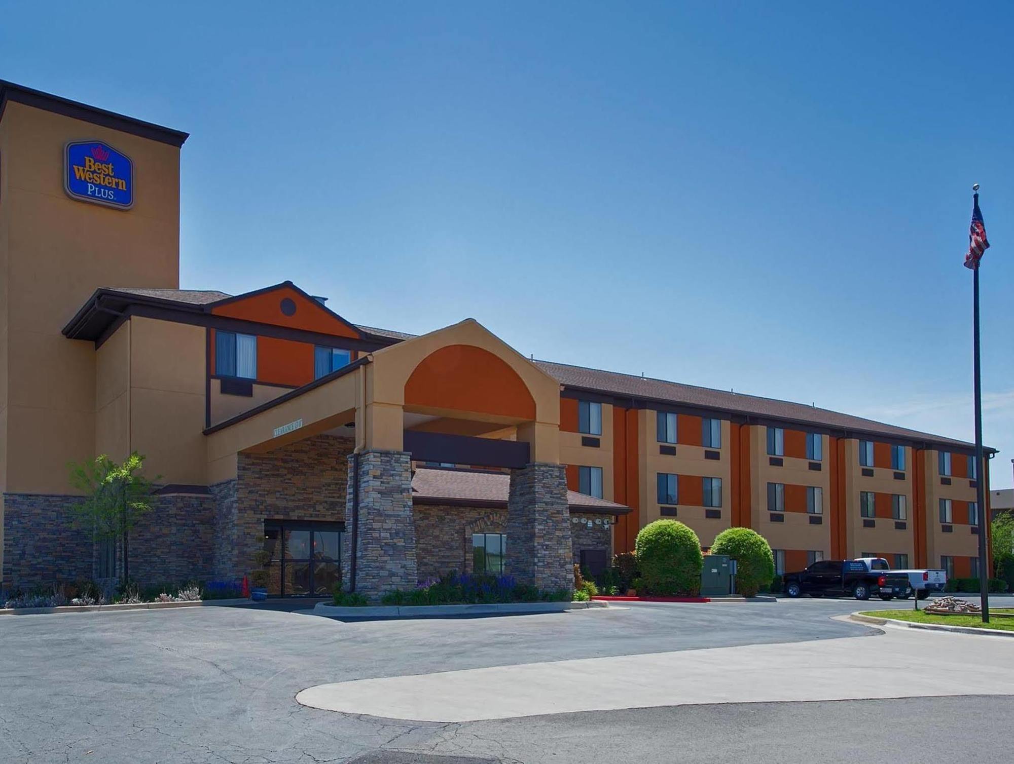 Best Western Plus Tulsa Woodland Hills Hotel And Suites Exterior photo