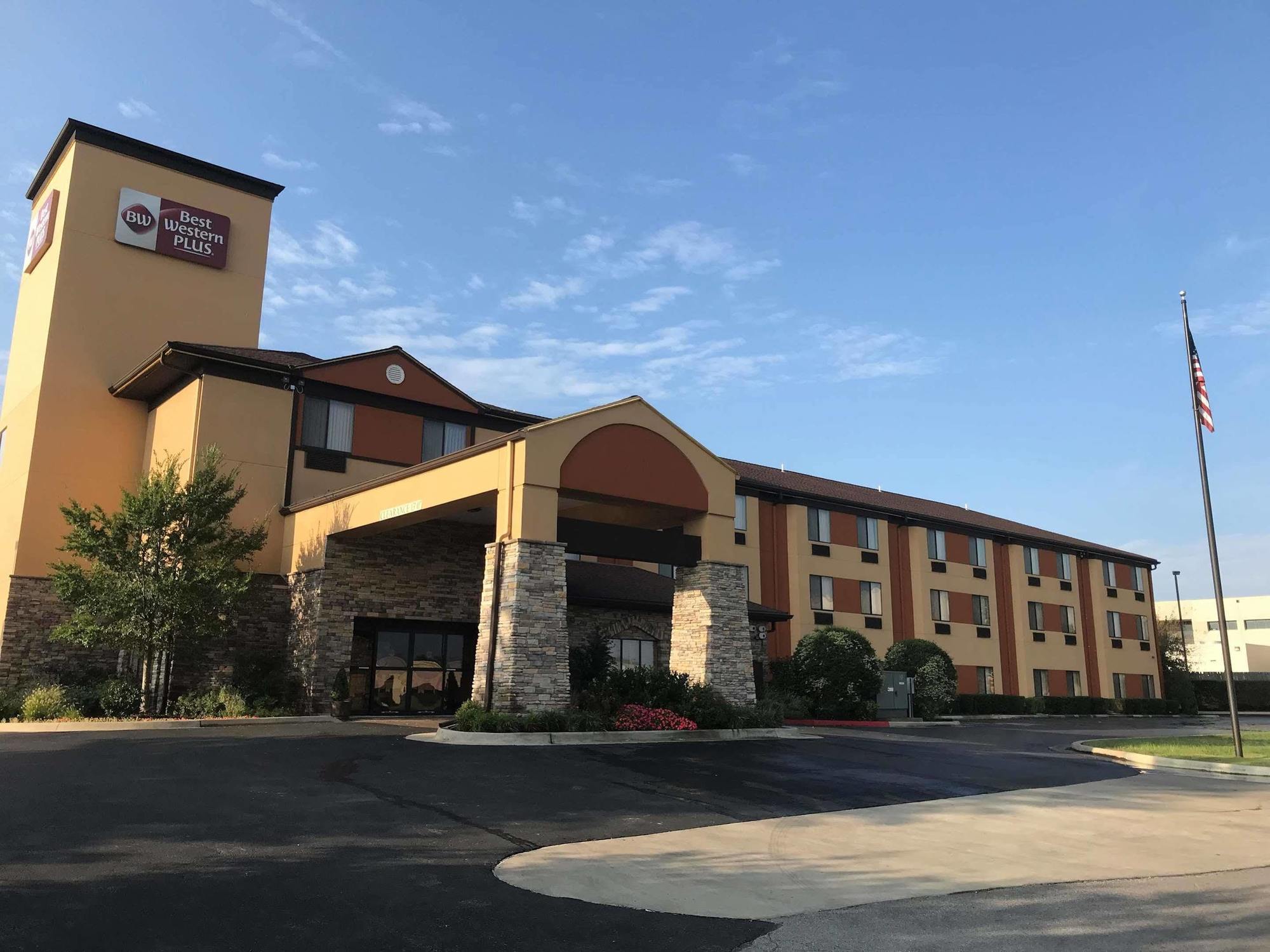 Best Western Plus Tulsa Woodland Hills Hotel And Suites Exterior photo